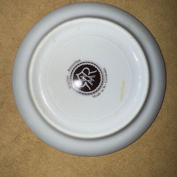 Reutter Porzellan Germany Plate Red Bear EUC Gift Idea Small Gift Exchange - Picture 2 of 3